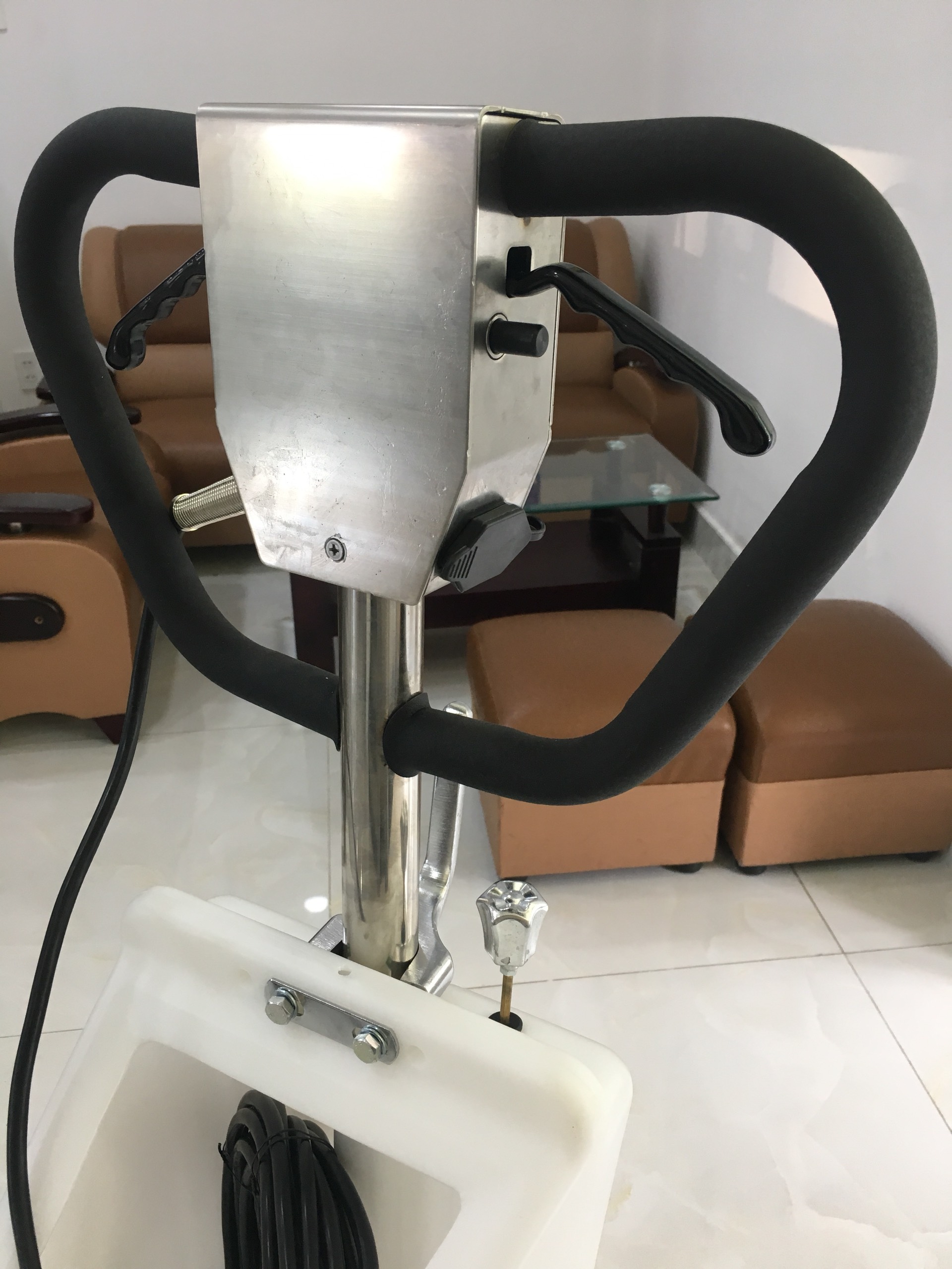 Máy chà sàn HiClean model HC522H - Ảnh 4