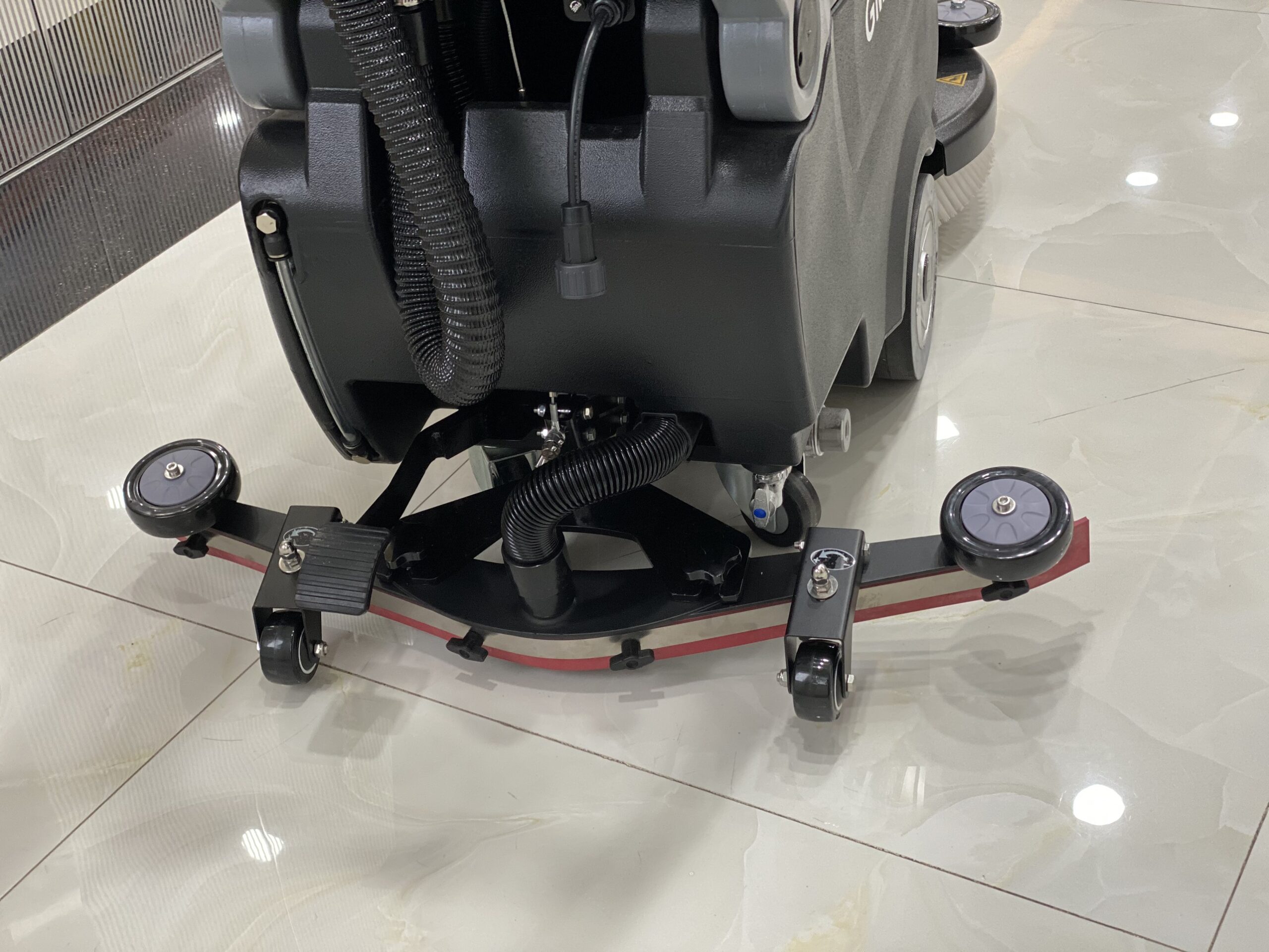 Máy chà sàn liên hợp Kraffer GM50B dùng acquy - Ảnh 4