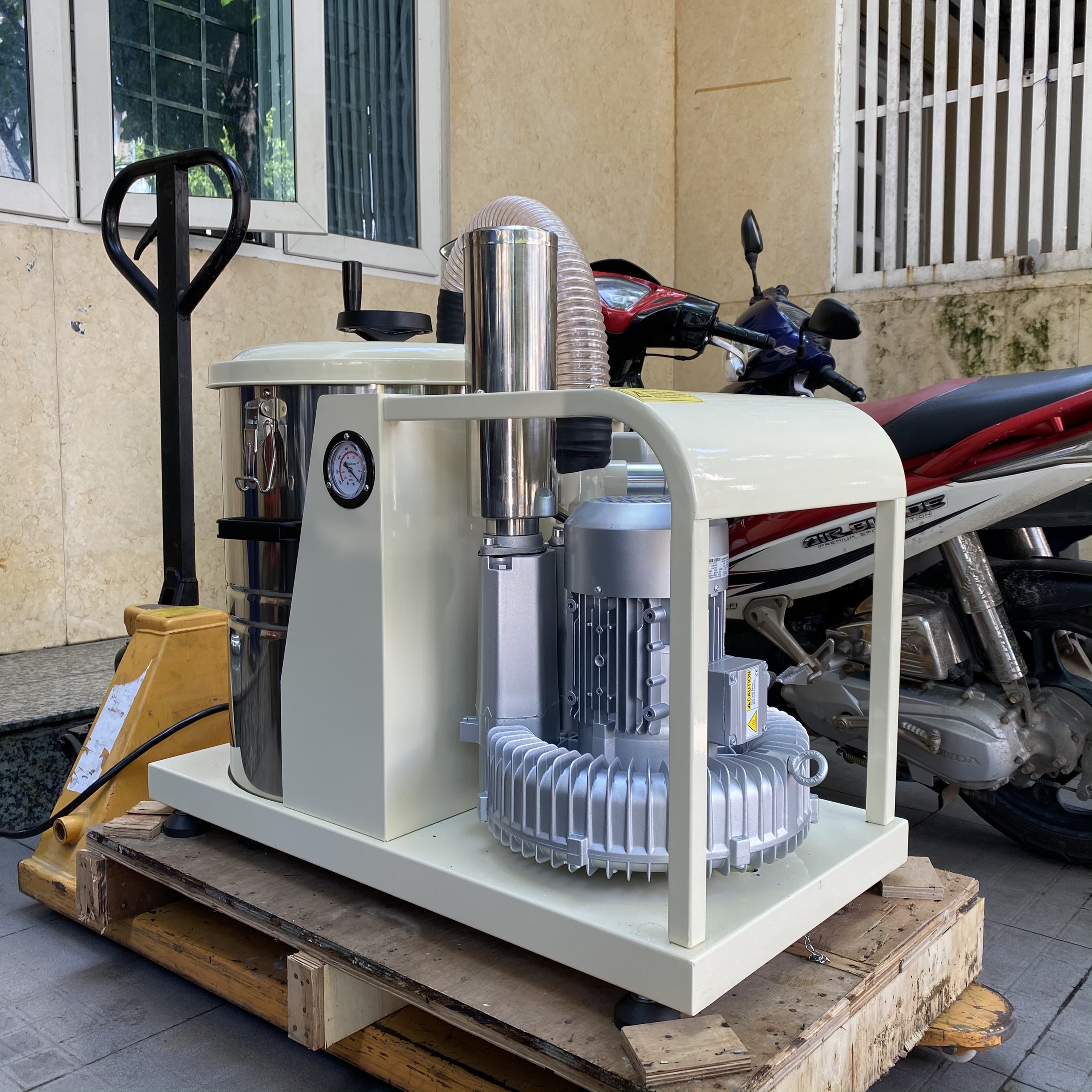 Máy hút bụi chuyên dụng HiClean HC 220 - Ảnh 2